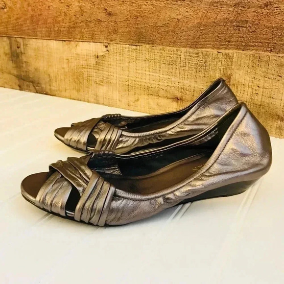 Cole Haan Metallic Nike Air Leather Wedges - Picture 1 of 7